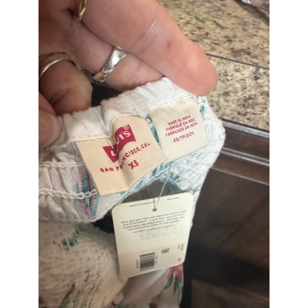 Women's Levi's White Floral Crop Top XS - Picture 4 of 10